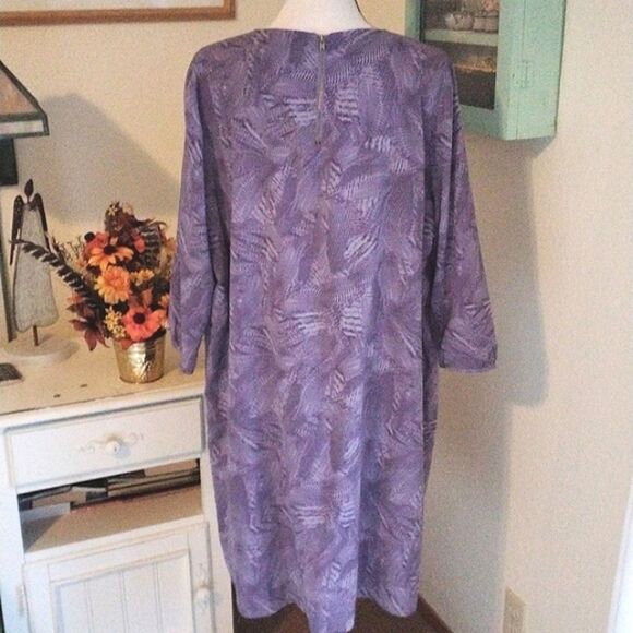 NWT Attention Shift Dress - Picture 5 of 10